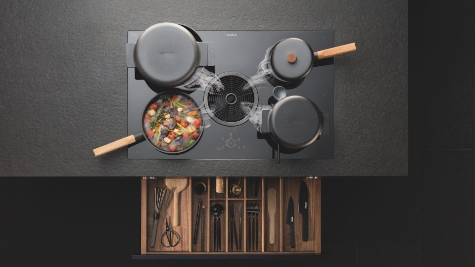 Beispielbild eines Bora Kochfeldes mit Muldenlüfter