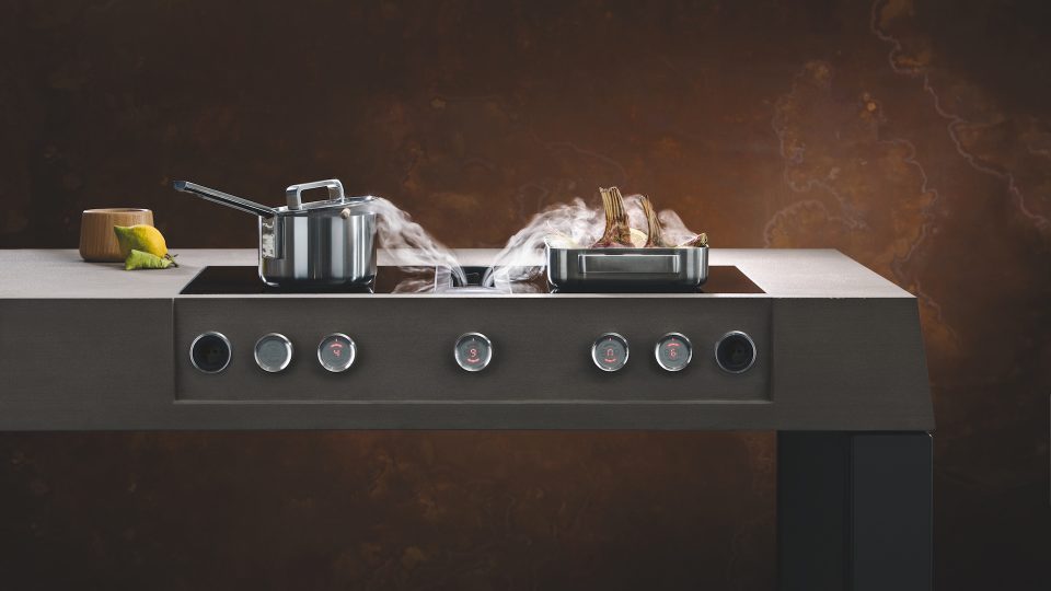 Beispielbild eines Induktionskochfeldes mit integriertem Dunstabzug
