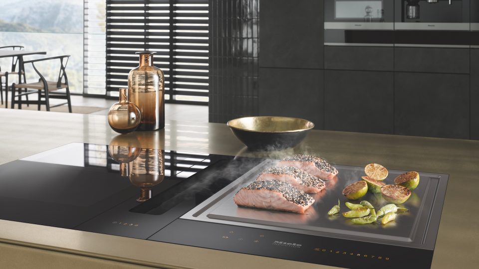 Bild eines Miele Kochfeldes mit integriertem Abzug