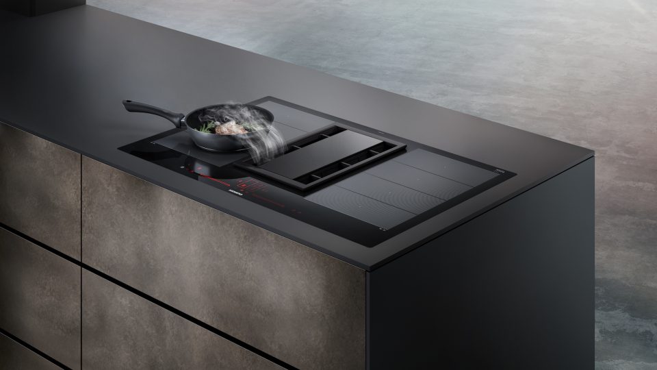 Beispielfoto: Siemens Induktionskochfeld mit eingebautem Luftabzug