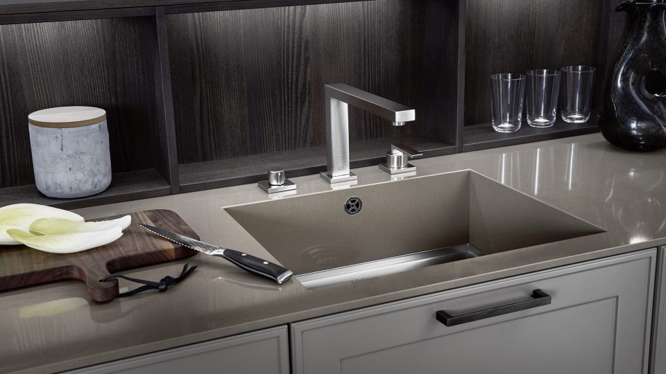 LEICHT | Verve FS Topos, Detailansicht, Schubladenauszug, weiß.